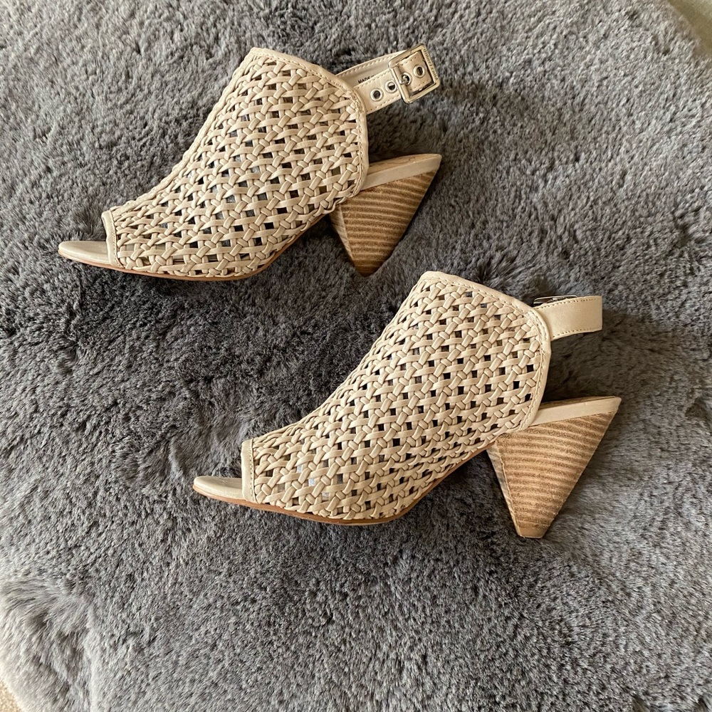 Vince Camuto size 8 good condition